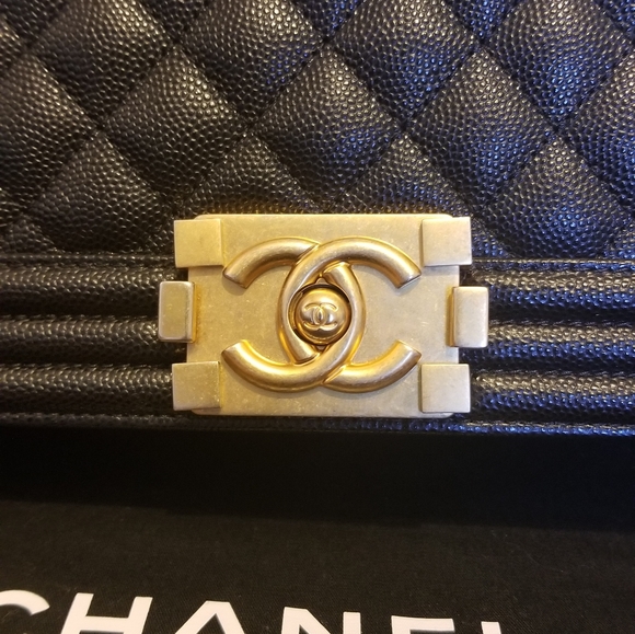 Chanel old medium boy caviar ghw - Picture 7 of 9